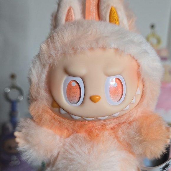 LABUBU The Monsters Big Into Energy - Happiness - Picture 3 of 5